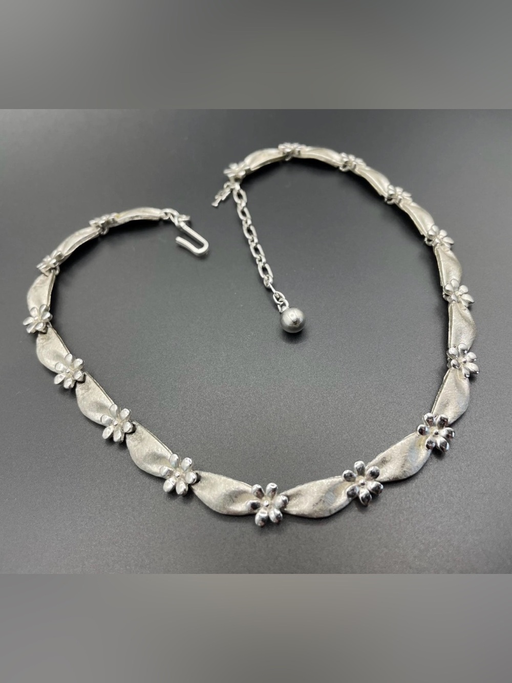 Trifari Vintage Silver Floral Link Necklace - Silver